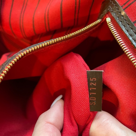 Authentic LV Delightful - Picture 10 of 16